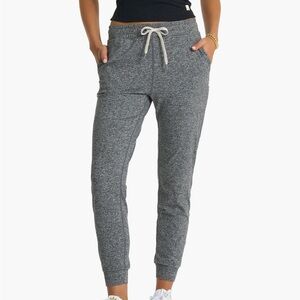Vuori Performance Jogger - regular. Size Small